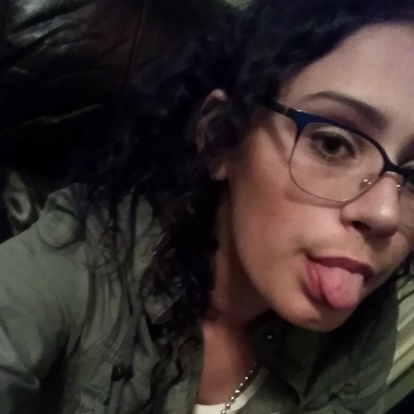 Meet your Posher, Destiny - Picture 2 of 16